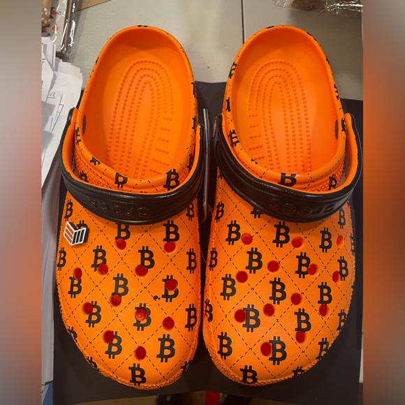 CROCS Bitcoin CROCS V3 Limited Edition RARE Only 2,100 made Men 10/Women Sz 12